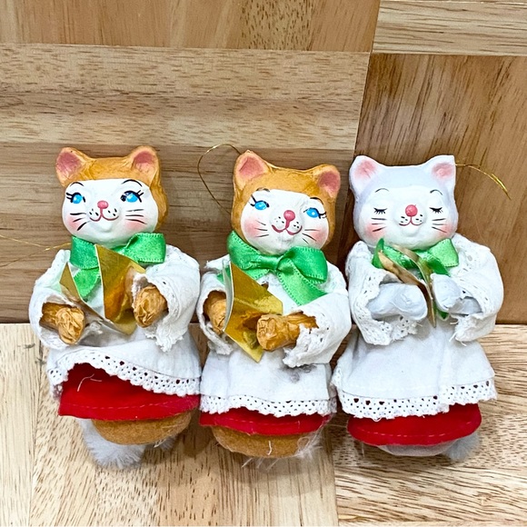 3 Vintage Anthropomorphic Cats Caroling Carolers Christmas Ornaments - Picture 2 of 8